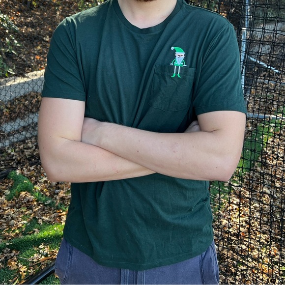 THE ELF BUDDY OMG SANTA MEN T SHIRT OLD NAVY POCKET MONSTER GREEN CHRISTMAS TREE - Picture 9 of 16